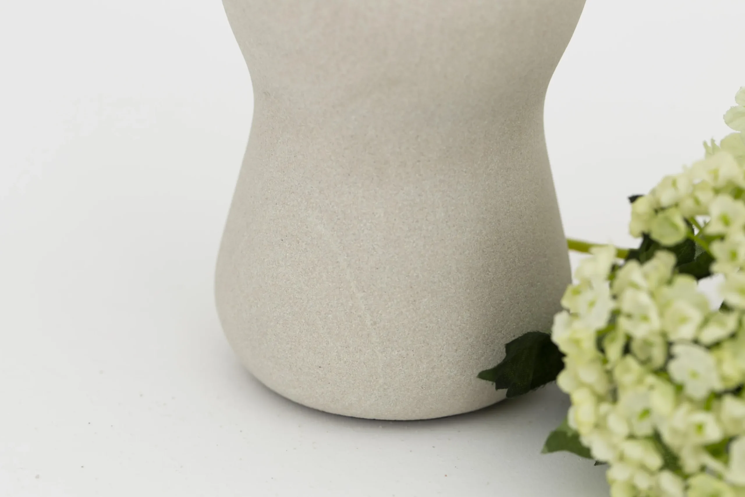 Flamant Ayno, Vaas, Zandsteen