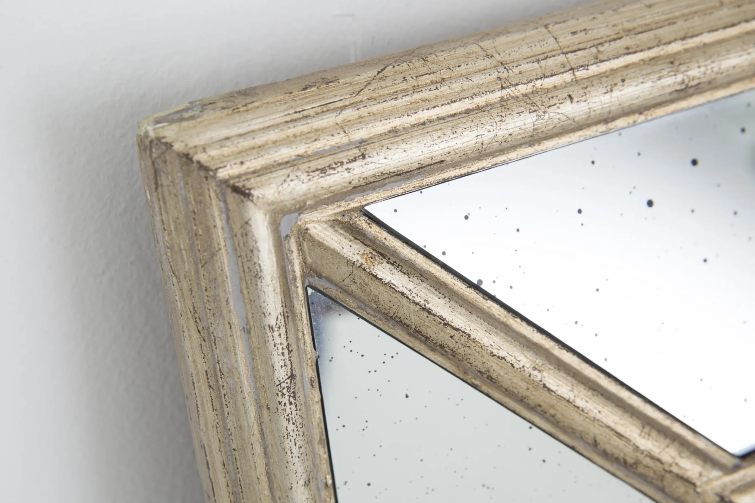 Flamant Hariuz, Spiegel