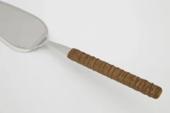 Flamant Korba, Caker-Server