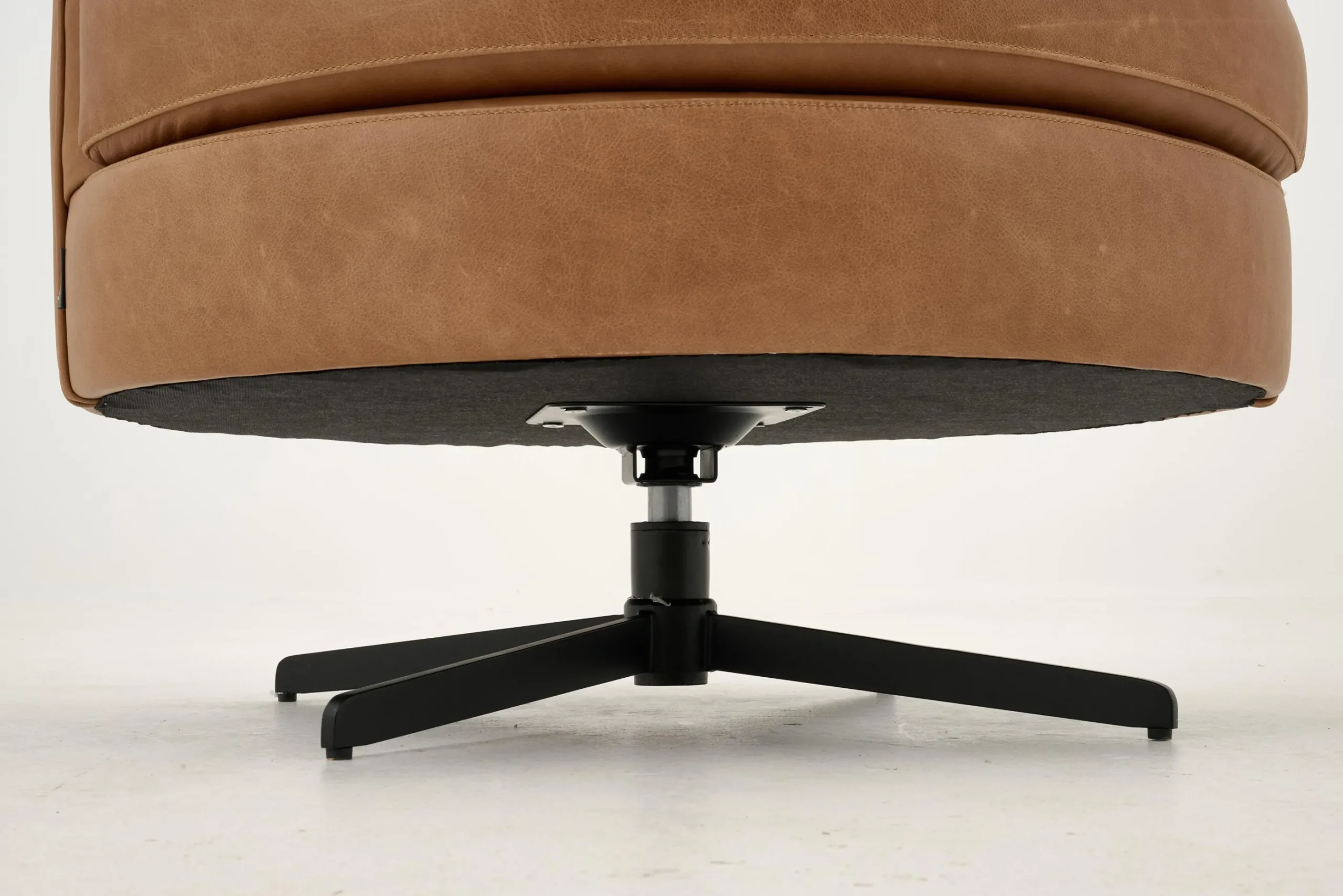 Flamant Marchetti, Fauteuil, Leer Cognoac, Draaibaar