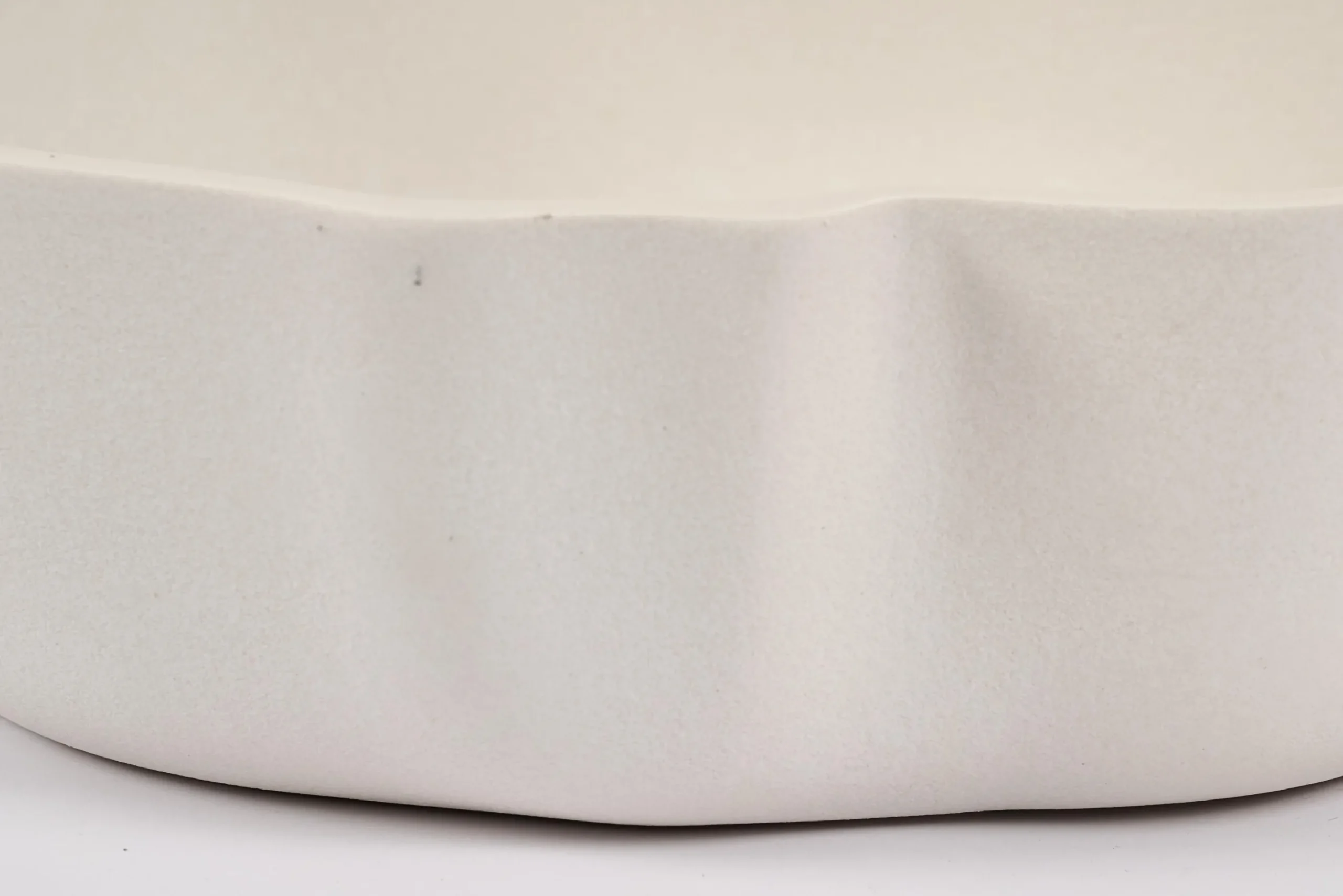 Flamant Sarino, Kom, Keramiek