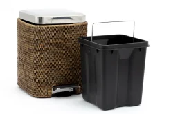 Flamant Togo, Afvalbak, Riet