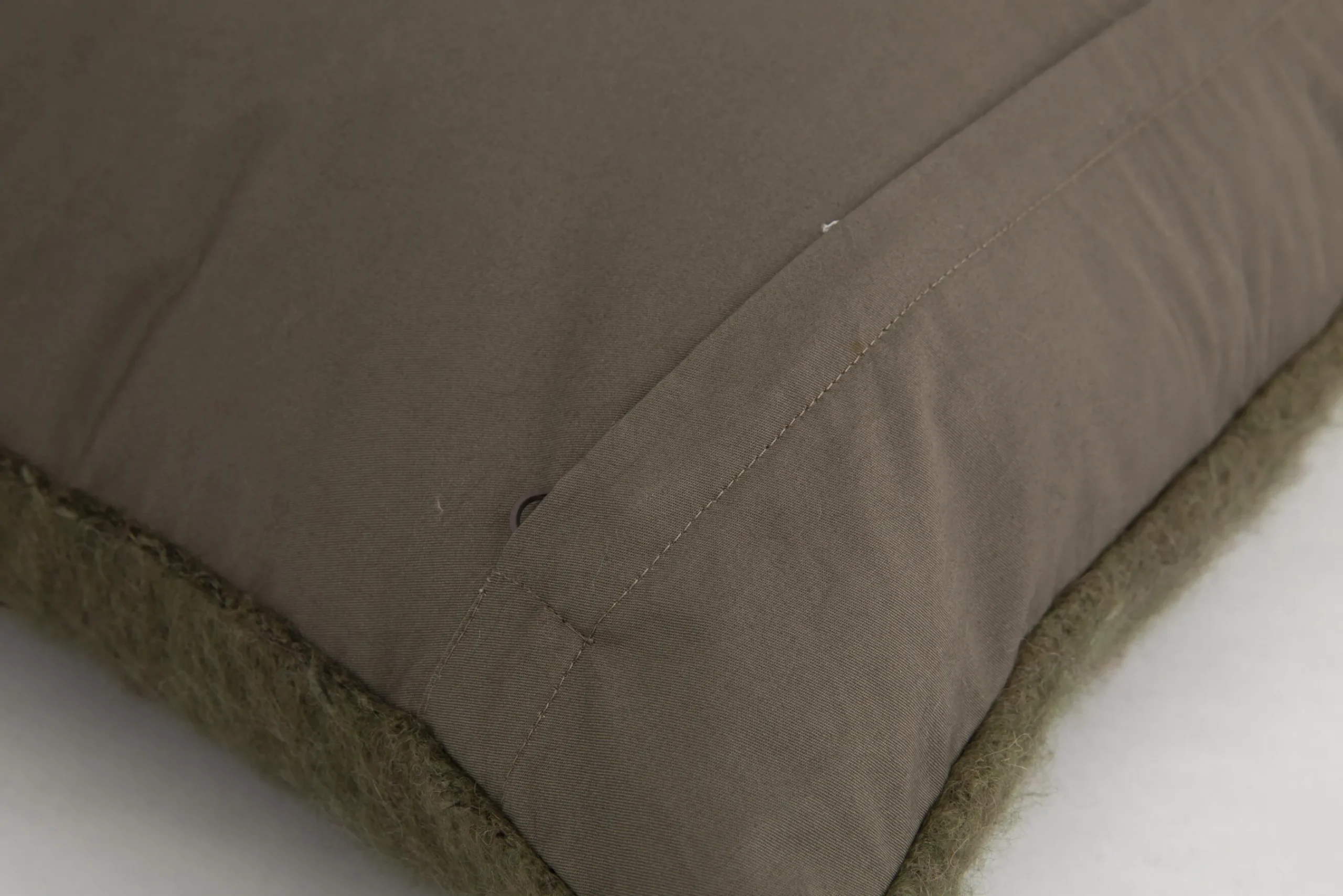 Flamant Yani, Kussen, Olijfgroen